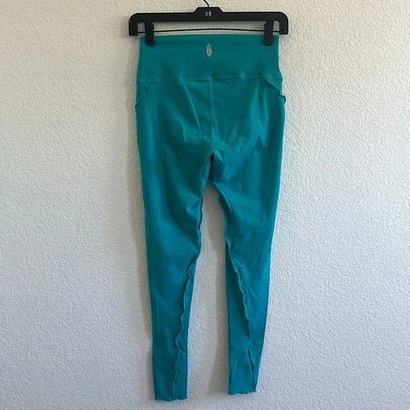 Free People Movement Hearts Aflutter Leggings in Wavy Waters - Size Small - Picture 4 of 9